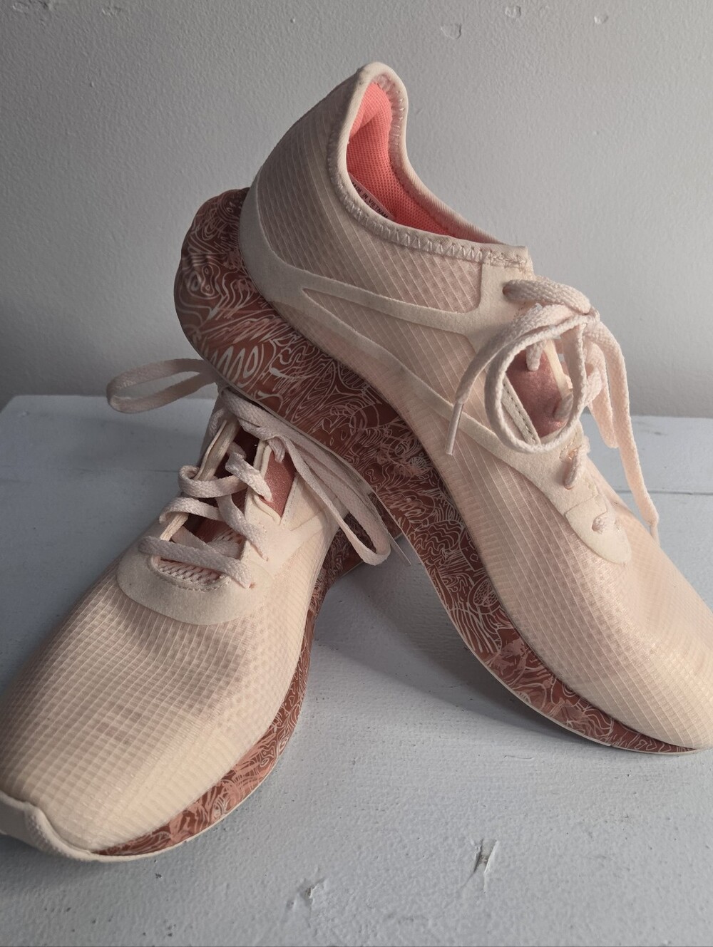 Reebok Tennis Shoes Size 8